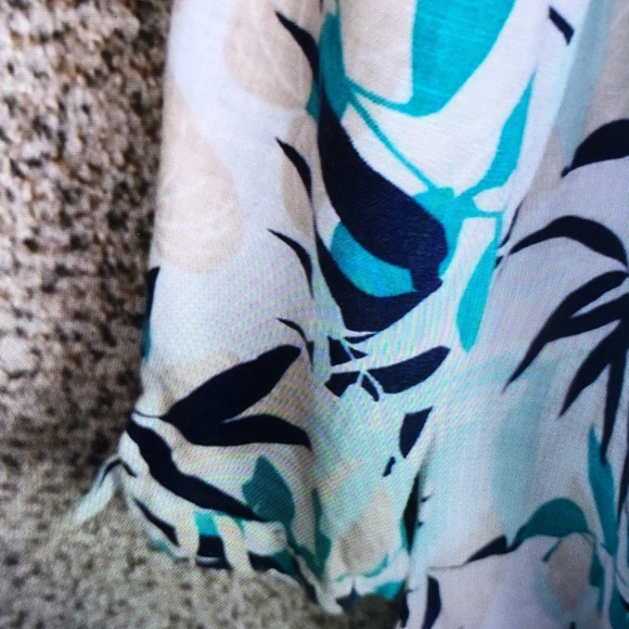 Floral Print Women's Top - Picture 3 of 6